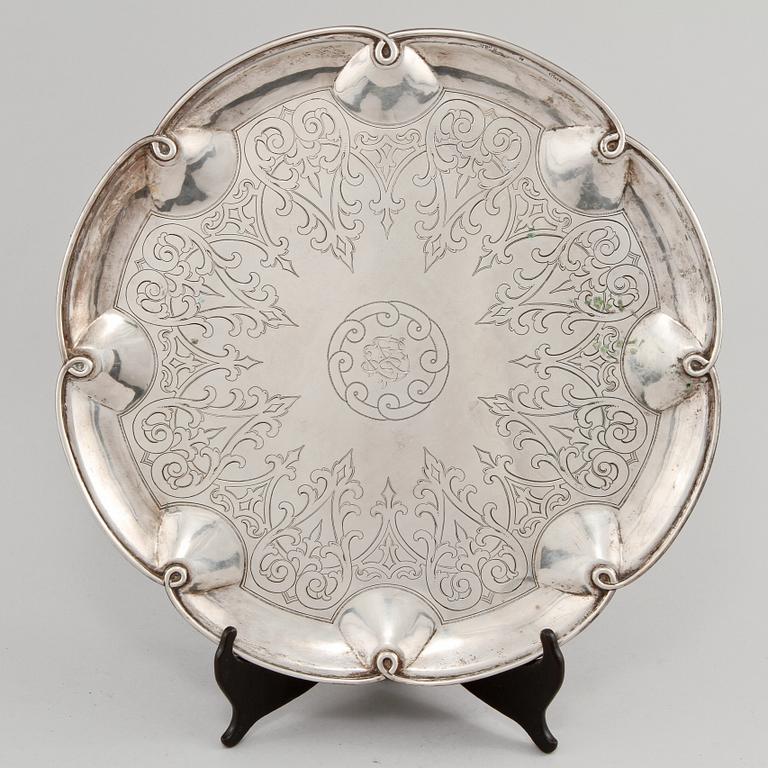 BRICKA, låghaltigt silver, berlin, Tyskland,  1800-talets andra hälft. Vikt 900 g.