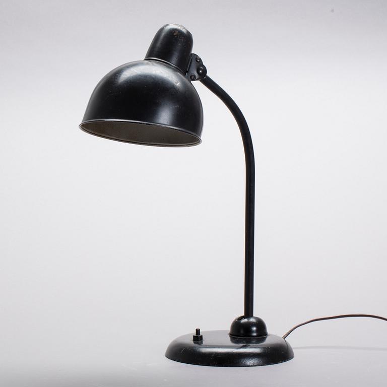 SKRIVBORDSLAMPA, Berlin Kaiser Idell. Design Christian Idell. 1900-talets första hälft.