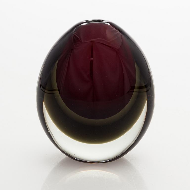 Kaj Franck, a 'KF 240' vase signed K. Franck Nuutajärvi Notsjö -61.