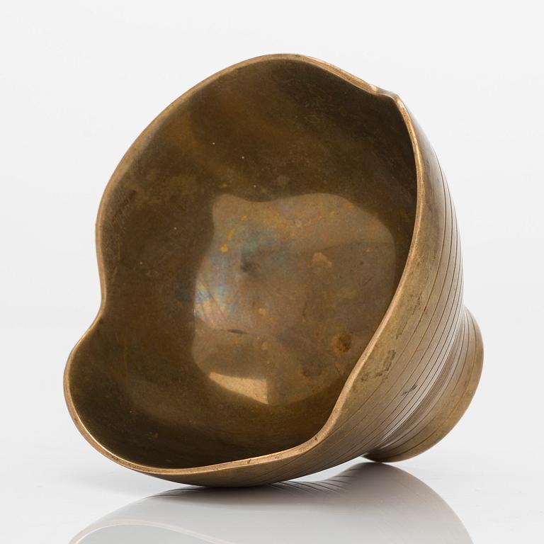 Paavo Tynell, a bronze bowl for Taito.