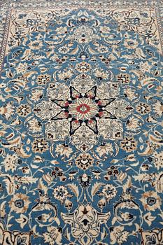 Matta, semiantik Nain, part silk, ca 122,5 x 80 cm (samt kortsidorna med 1,5 cm slätväv).