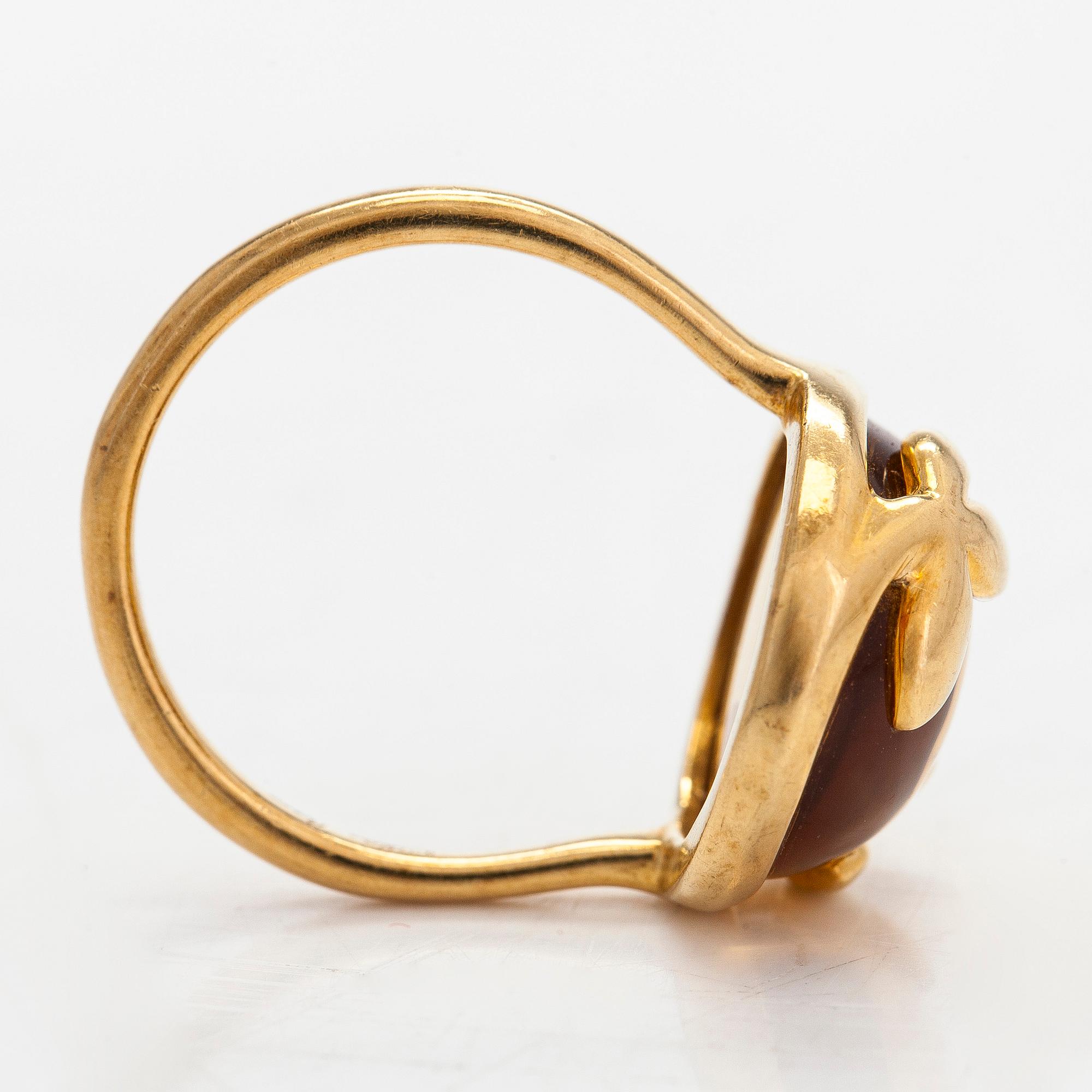 Tiffany & Co, Paloma Picasso, an 18K gold ring, with a cabochon-cut citrine.
