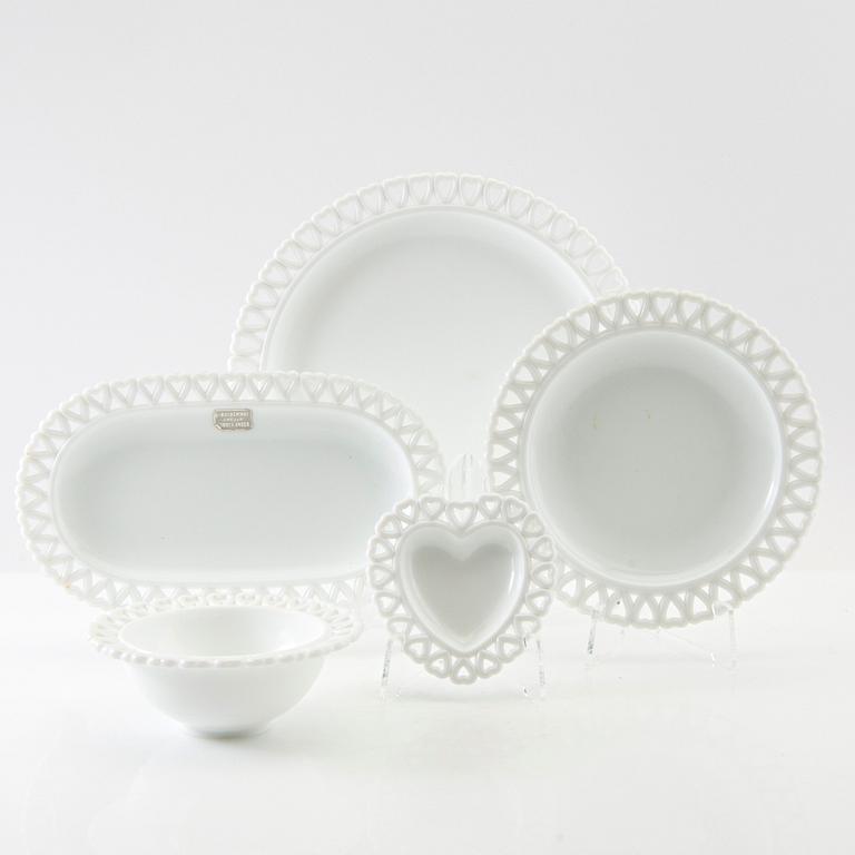 Gunnar Ander, service about 20 dlr Lindshammar glassworks opal glass mid-20th century.