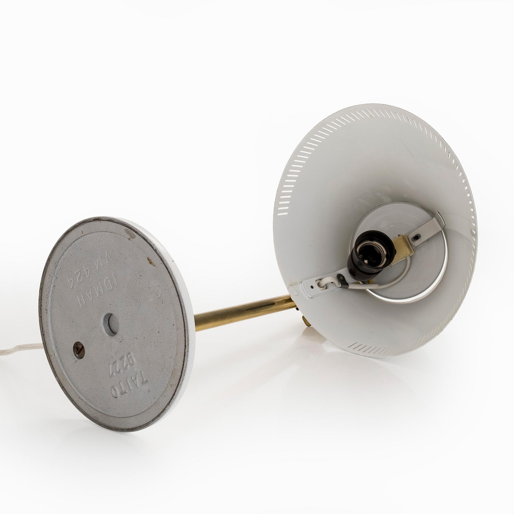 Paavo Tynell, A mid-20th-century '9227' table lamp for Idman, Finland.
