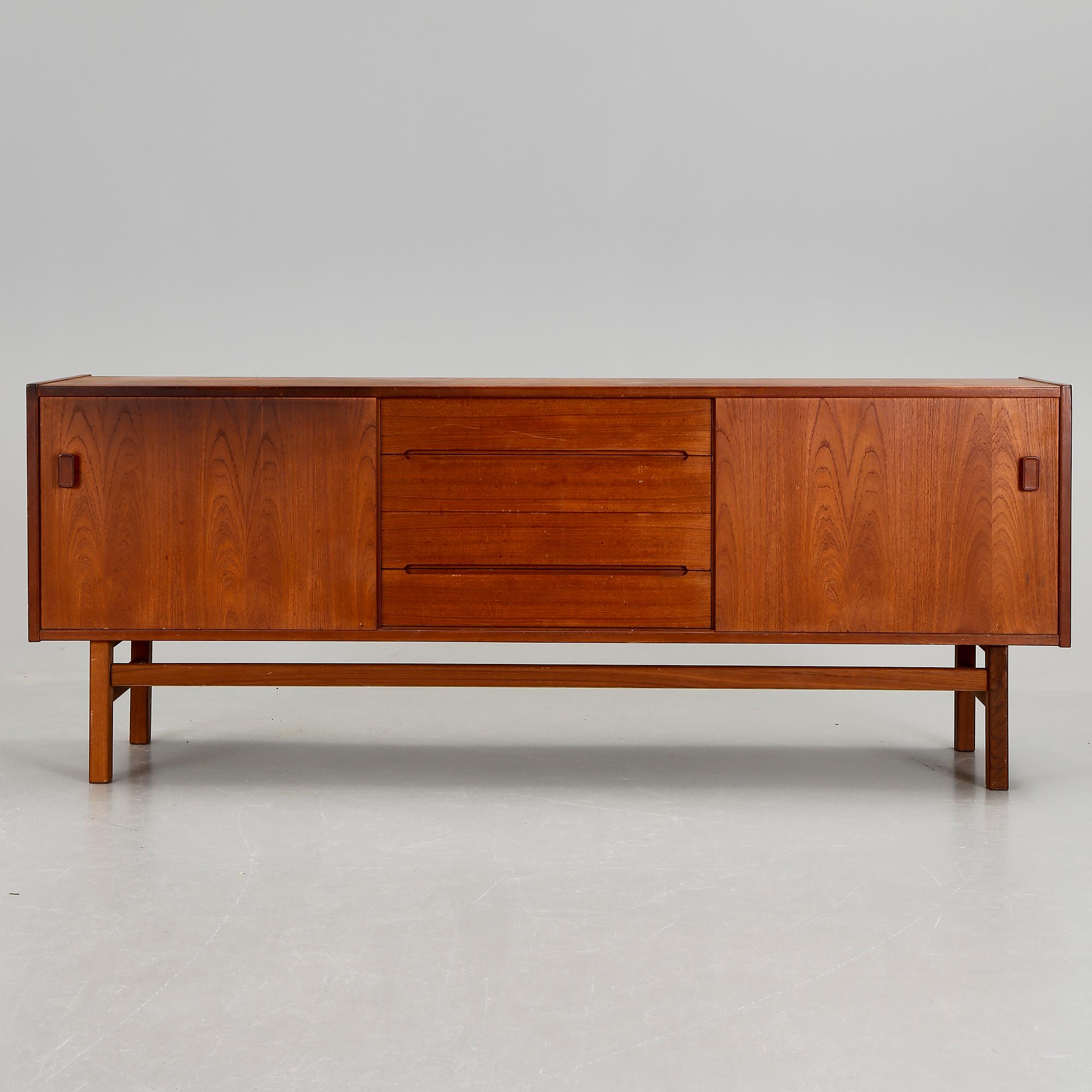 SIDEBOARD, "Arild", Nils Jonsson för Troeds, Bjärnum, 1960-70-tal.