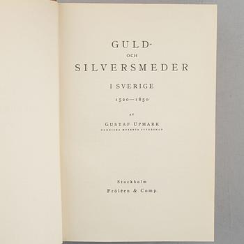 Collection of literature on silver, 8 volumes, including 'Svenskt silversmide 1520-1850'.
