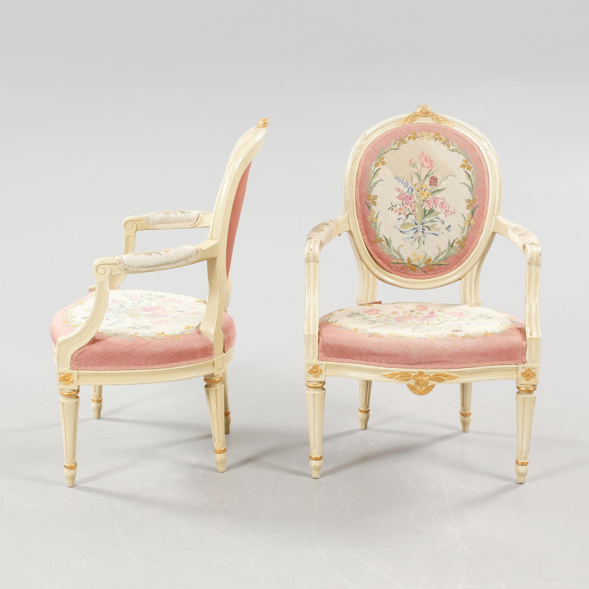 KARMSTOLAR, ett par, gustavianska, 1700-talets andra hälft.