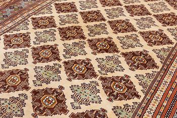 Carpet, Turkmen, approx. 386 x 294 cm.