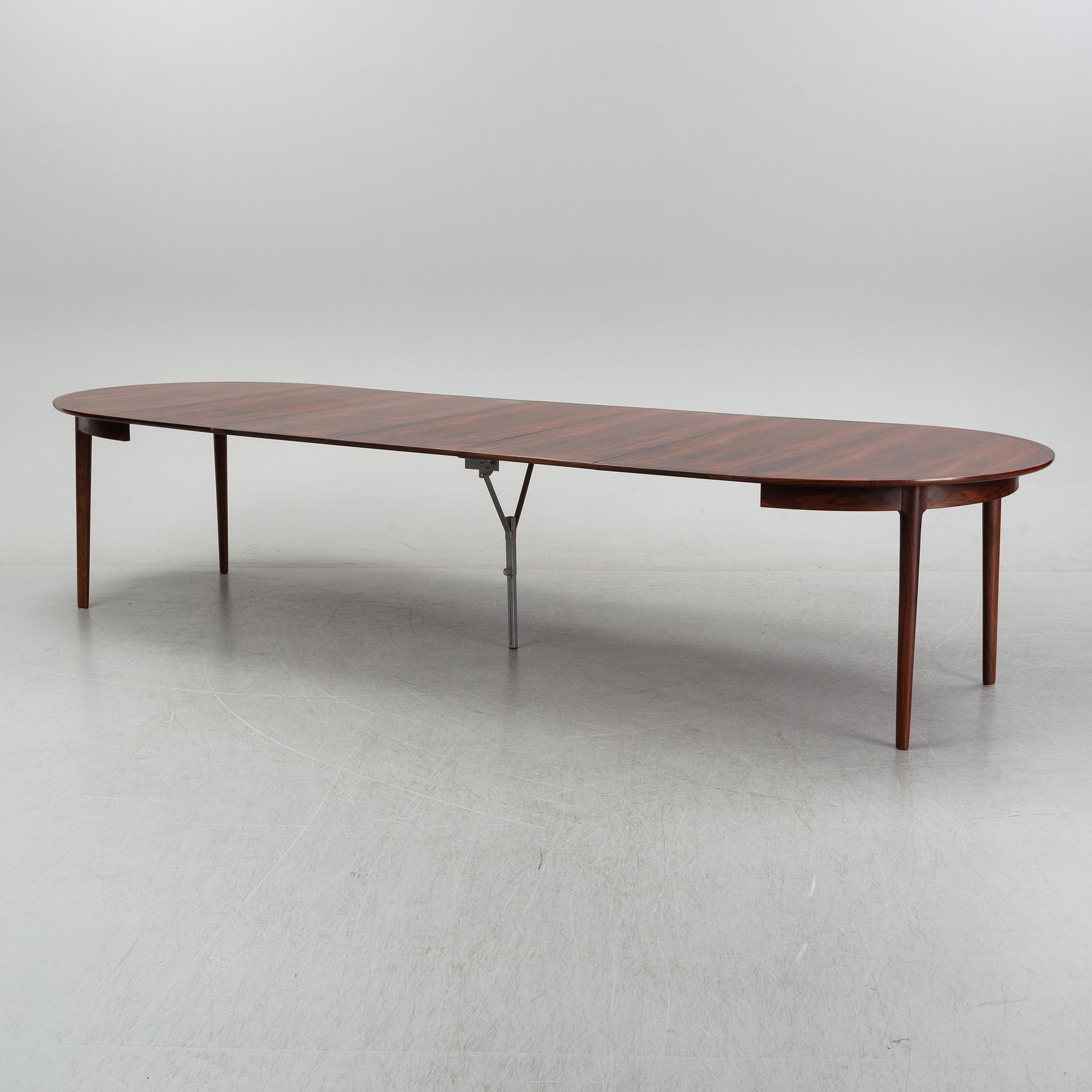 Matgrupp med bord samt 8 stolar bla, "Darby", Torbjørn Afdal, Nesjestranda møbelfabrikk, Norge, 1960-tal.
