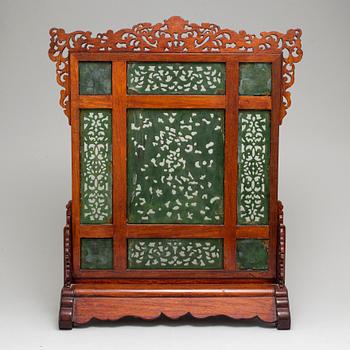 A Chinese carved firescreen/table screen, 20th century.