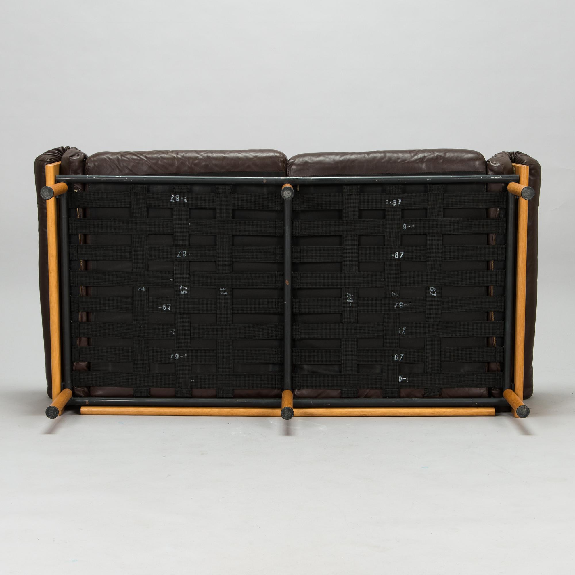 Yrjö Kukkapuro, a 1970s  'Ateljee' sofa for Haimi.