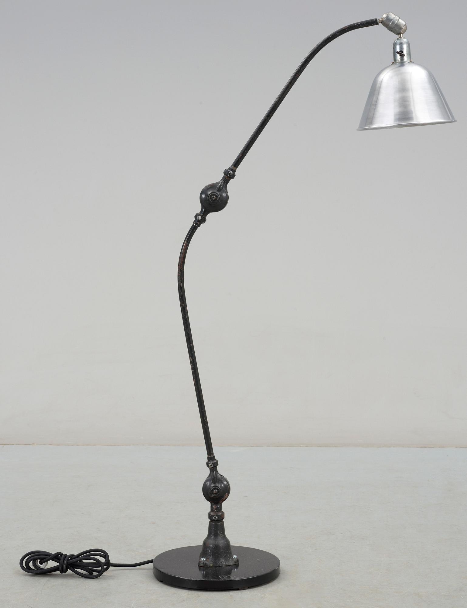 GOLVLAMPA "Triplex-pendel", JOHAN PETTER JOHANSSON, formgiven ca 1919.