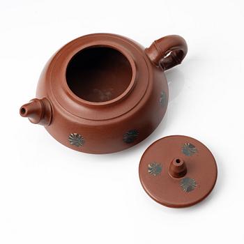 Fan Jianjun, A yixing teapot, China, 1990s.