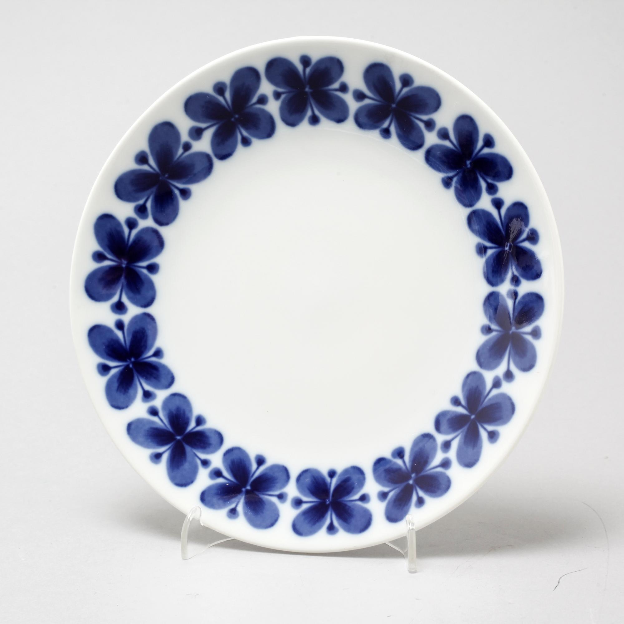 44 pieces of porcelain tableware by Marianne Westman, model "Mon Ami", for Rörstrand, 20th century.