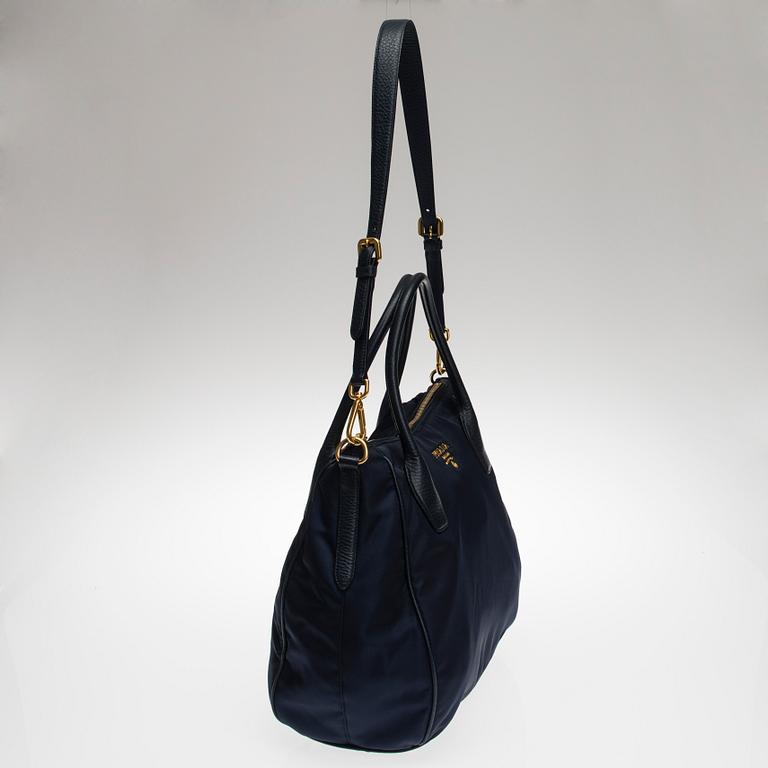 LAUKKU, Prada.