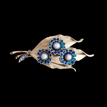 52. BROOCH, enamel work and half pearls.