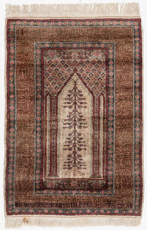 A Kaiseri prayer rug, c. 135 x 90 cm.