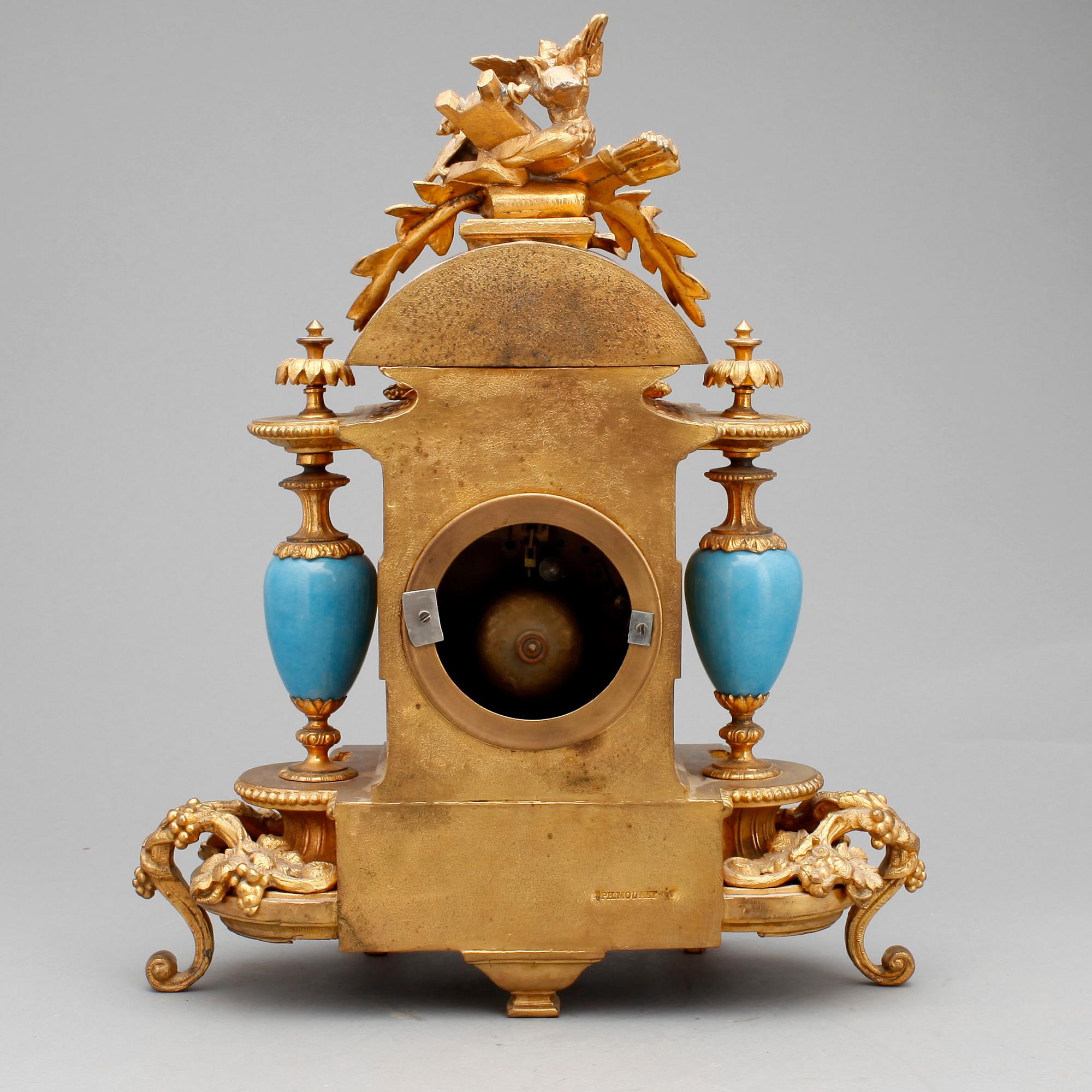 BORDSPENDYL, stämplad Pelmourey, 1800-talets slut.