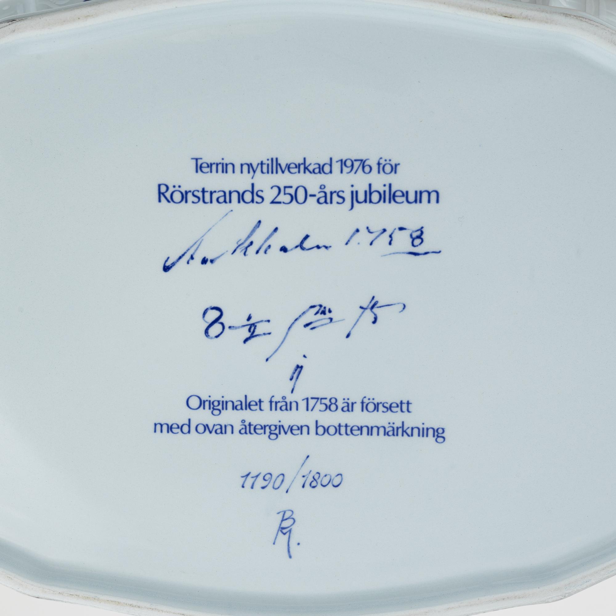 Terrin, porslin, efter original från 1758, Rörstrand, 1976.