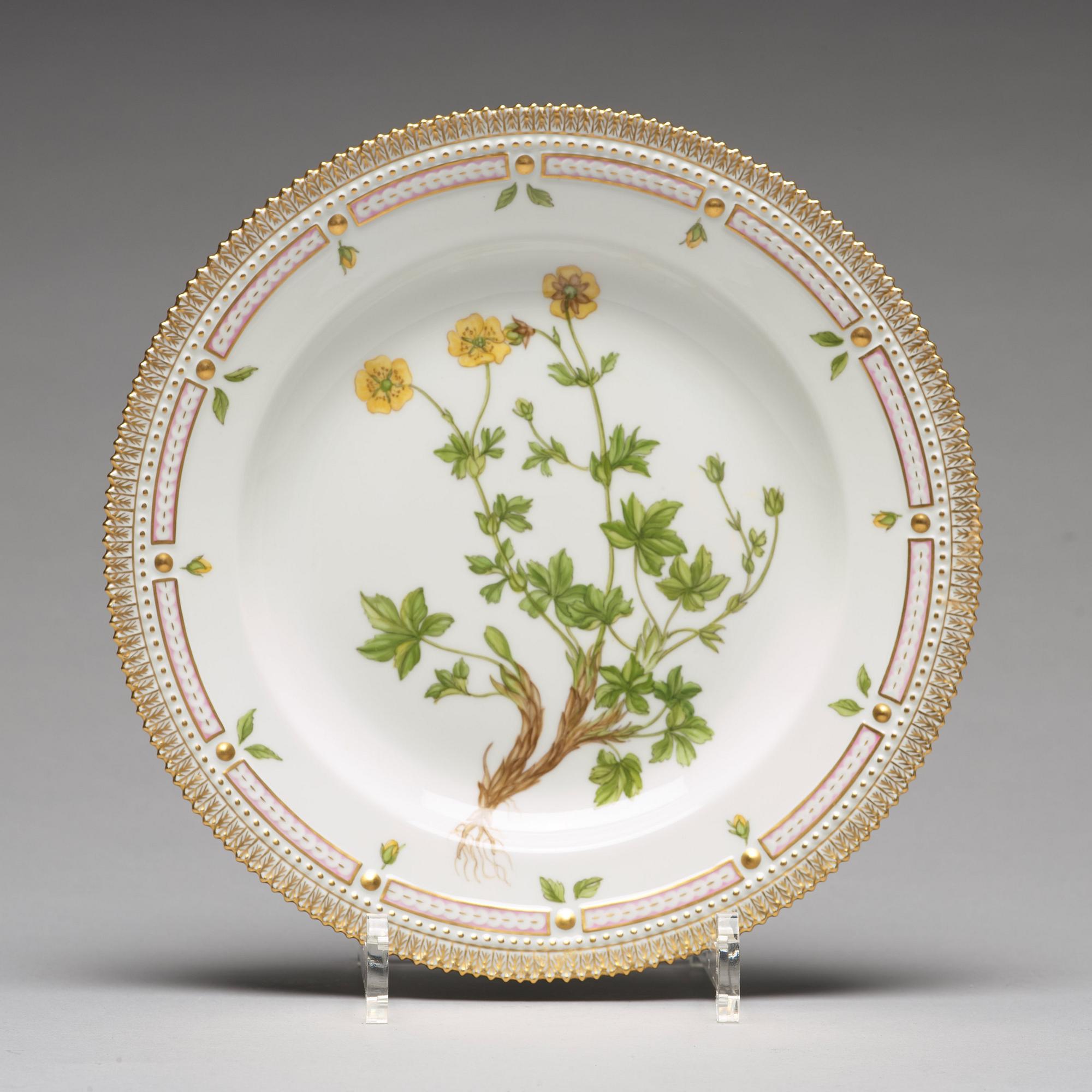 TALLRIKAR, sex stycken, porslin. "Flora Danica", Royal Copenhagen, Danmark, 1900-tal.