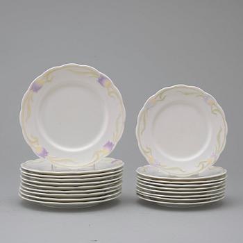 An Alf Wallander Art Nouveau 64 pcs porcelain service, Rörstrand ca 1899-1910.