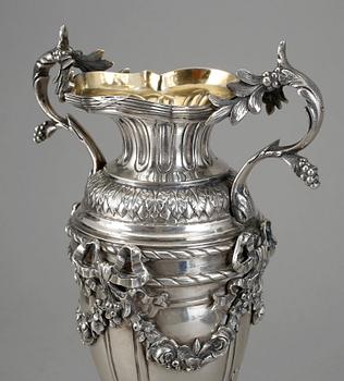 URNA, silver, icke identifierad mästarstämpel, Moskva 1908-1917. Louis XVI-stil.