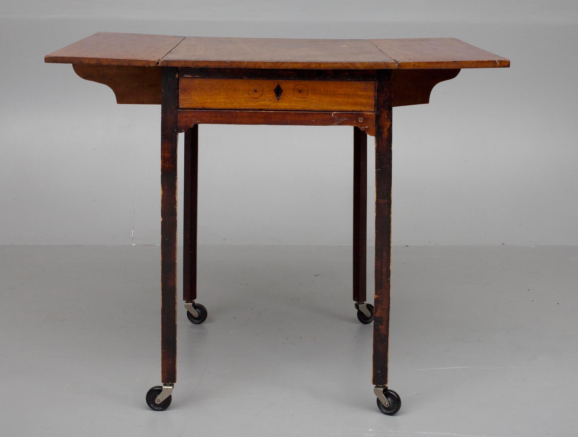 KLAFFBORD,  mahogny, England 1800-tal.