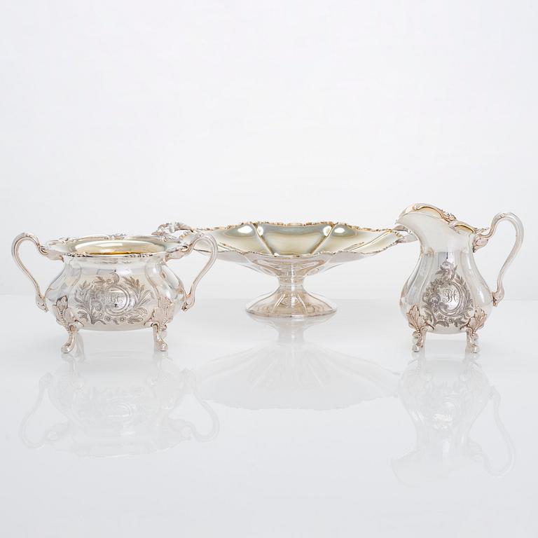 A silver sugar bowl, cream jug and footed serving bowl, and six coasters, Turku and Hämeenlinna 1934-56.