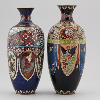 Two Japanese cloisonné vases, 20th century.