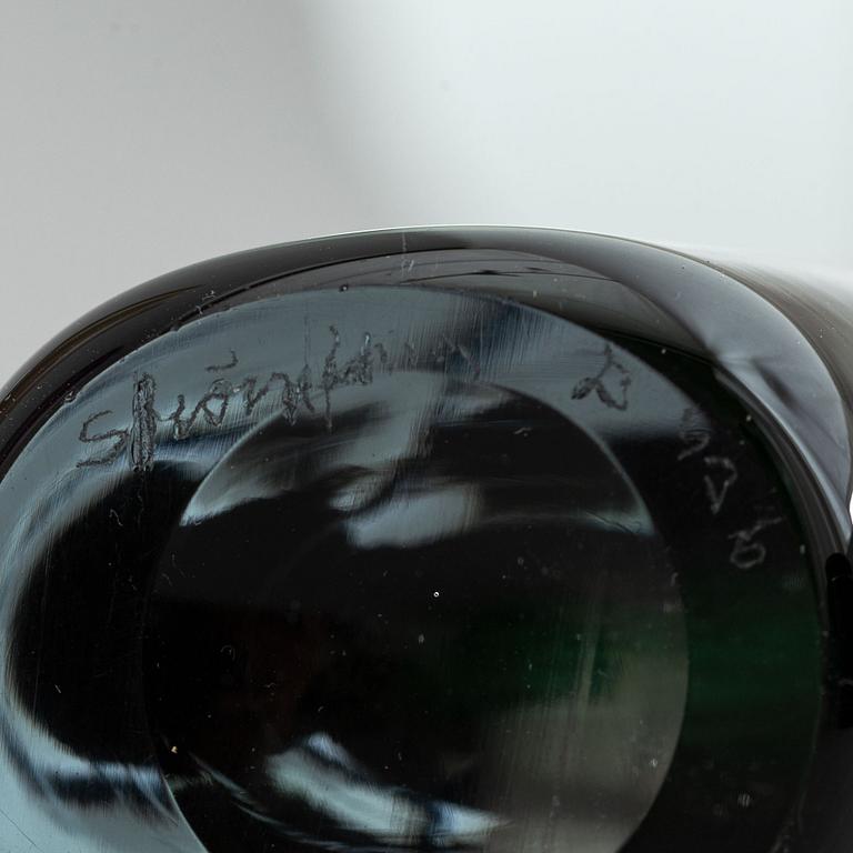 Gunnar Nylund & Asta Strömberg, a set of 9 vases for Strömbergshyttan.