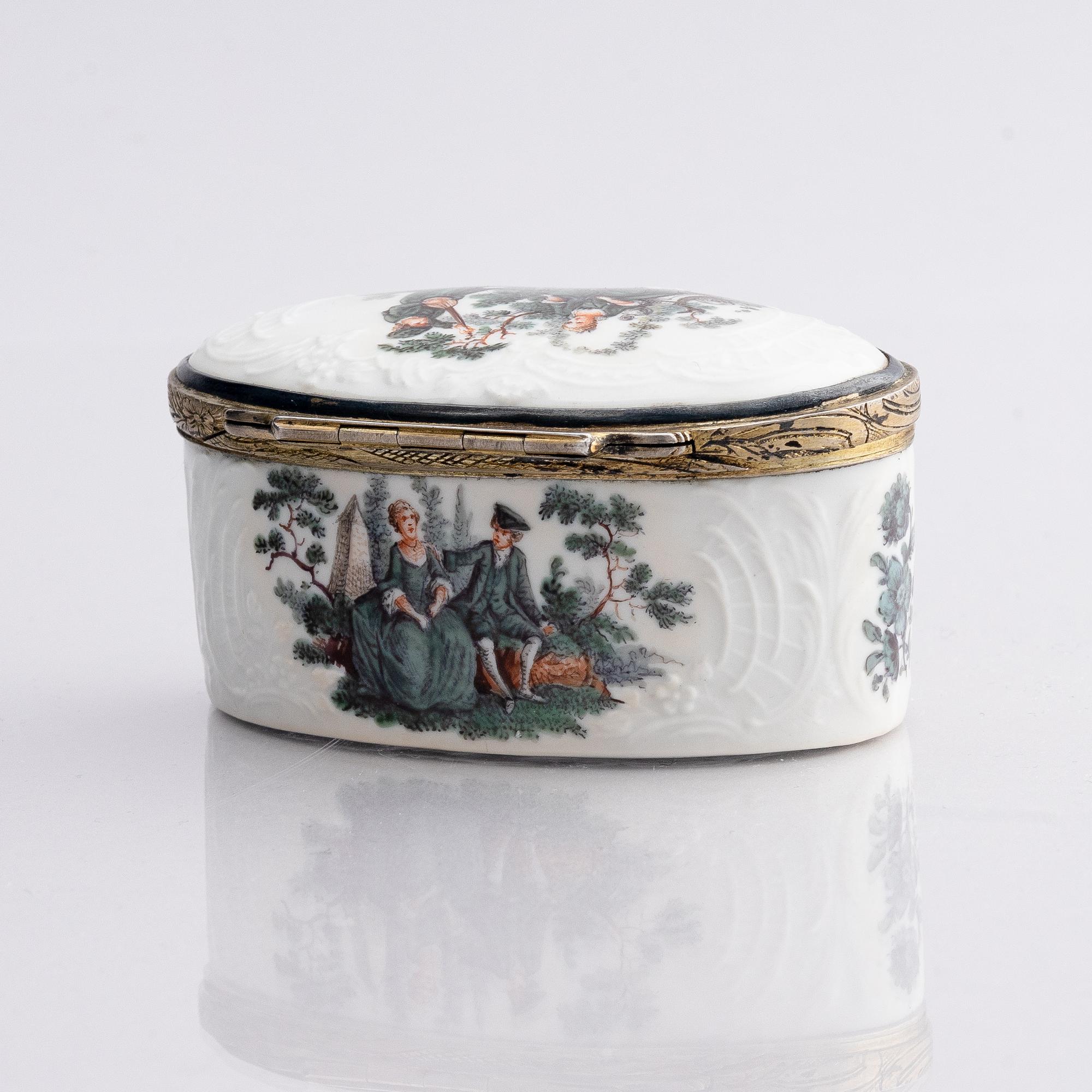 Box, porcelain, Meissen style, probably Germany 19th century.