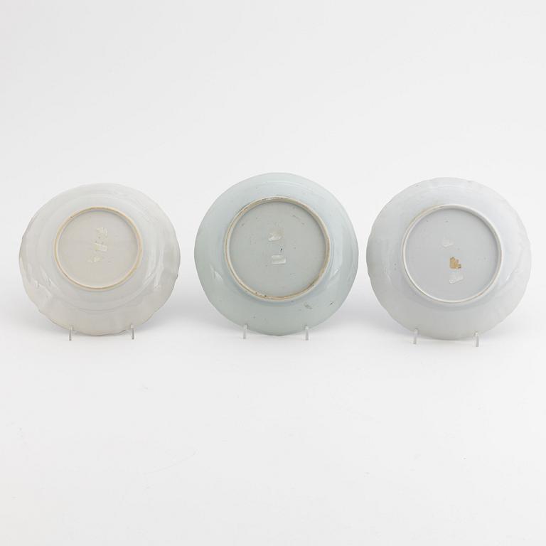 A set of three blue and white dishes, Qing dynasty, Qianlong (1736-95).