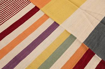 Matta, Kelim, modern design, ca 295 x 207 cm.