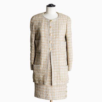 Chanel, suit, two-piece, vintage. Size Fr 36.