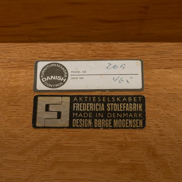 Børge Mogensen, Coffee table, Fredericia Stolefabrik, Denmark, second half of the 20th century.