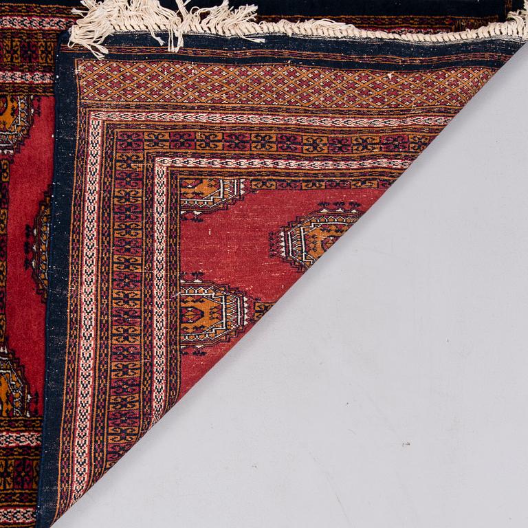 GALLERIMATTA, bochara, Indien. Ca 350x94 cm.