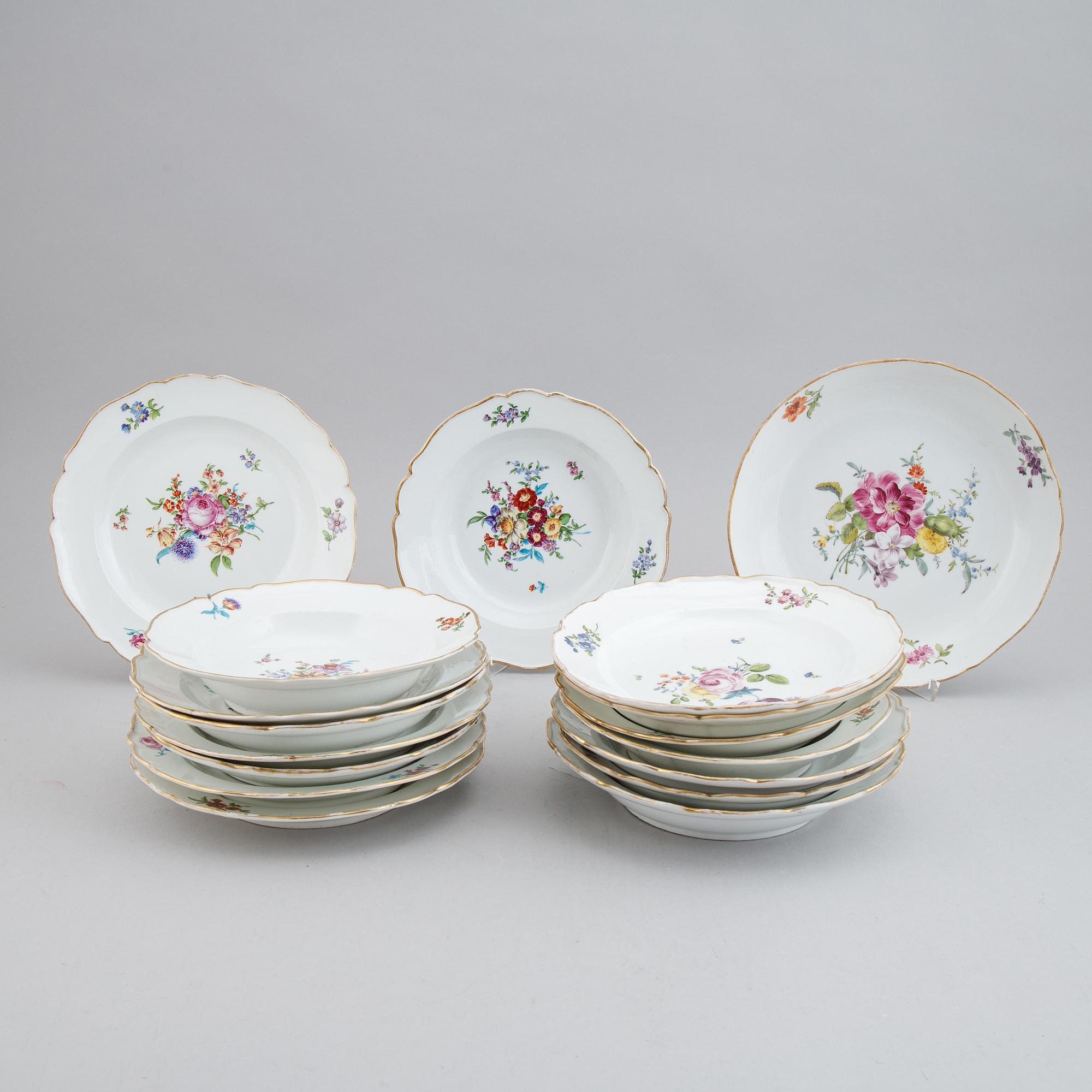 A group of 17 porcelain dishes. Meissen, punktzeit (1756-1773) and Marcolinis period (1774-1814).