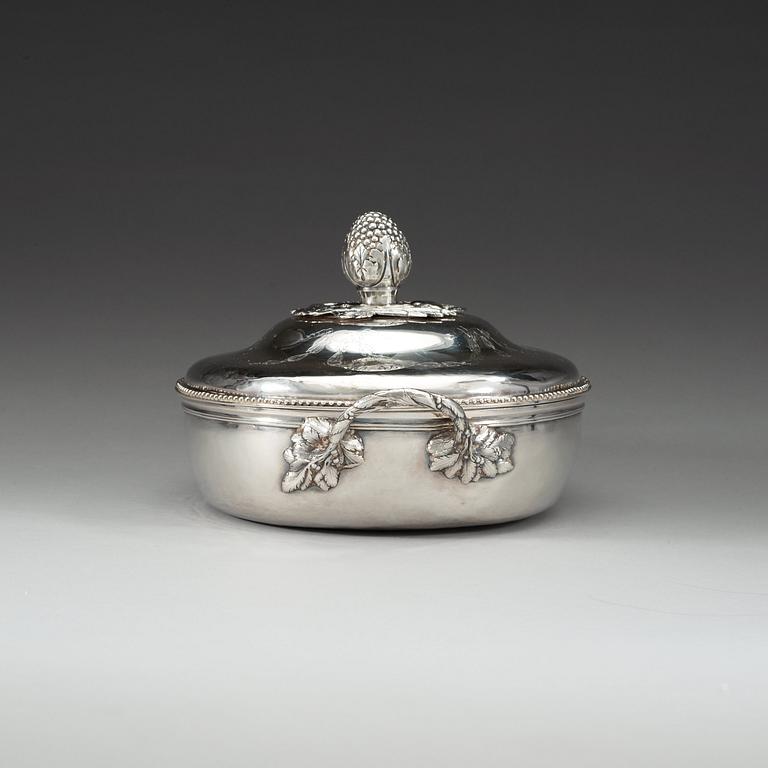 A French 18th century silver serving-dish, makers mark of Francois Corbie (Paris 1783).