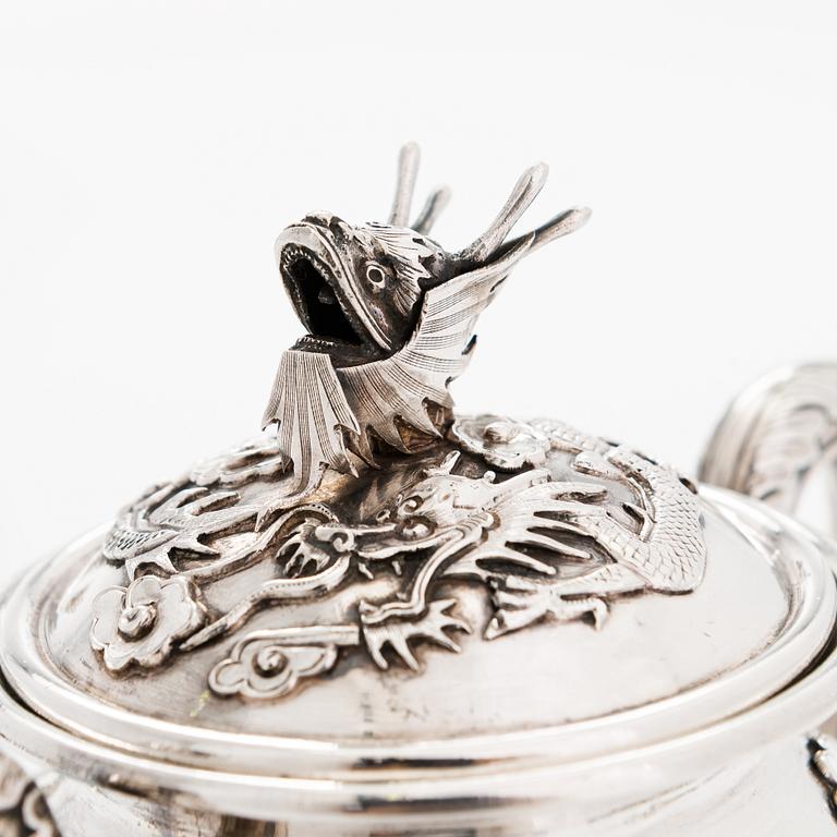 A Chinese export silver three-piece tea set, late Qing dynasty, the end of the 19th century.