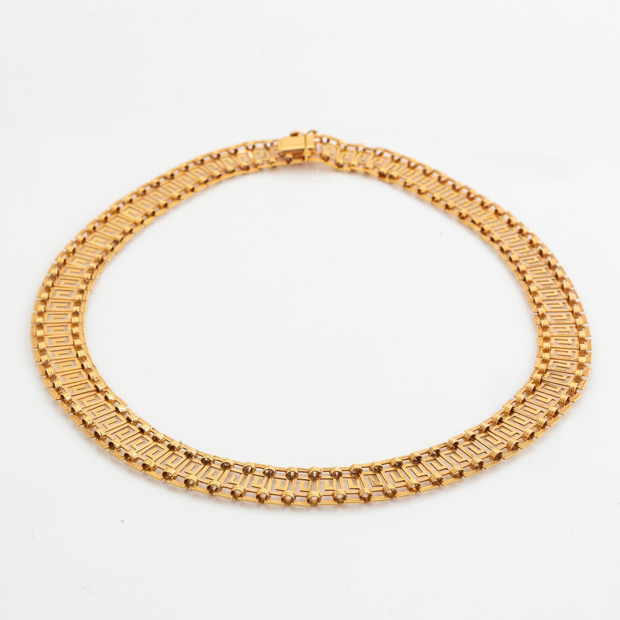 18K gold necklace.