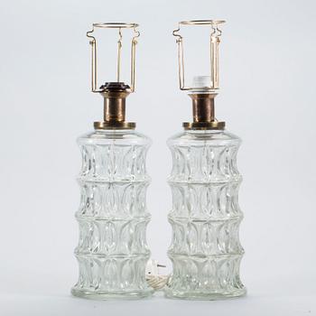 BORDSLAMPOR, ett par, glas, Stilarmatur Tranås. 1900-talets andra hälft.