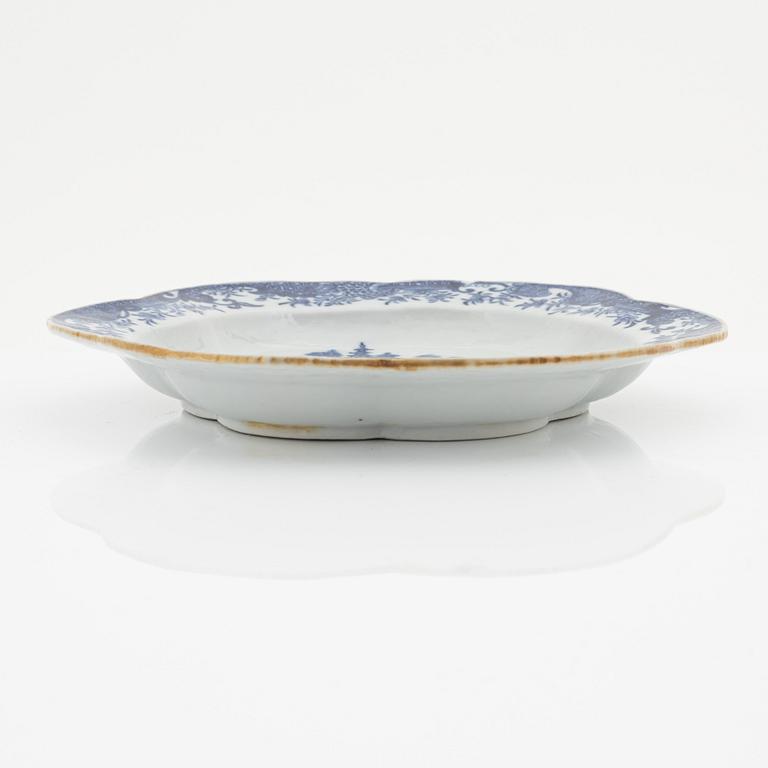 A Chinese porcelain blue and white dish, Qing Dynasty,  Qianlong (1736-95).