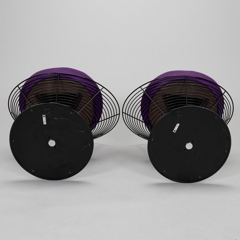 Verner Panton, fåtöljer ett par, "Wire Cone Chair", Fritz Hansen, Danmark 1988.