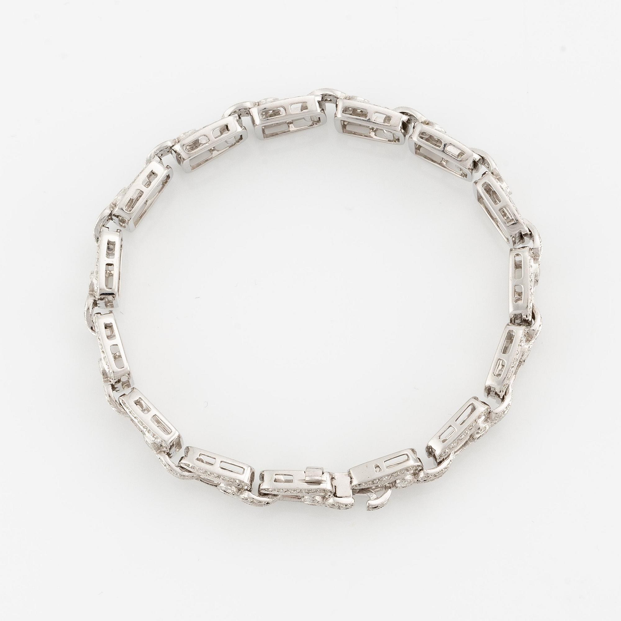 Armband 18K vitguld med runda briljantslipade diamanter.