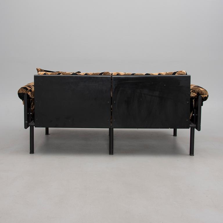 YRJÖ KUKKAPURO, soffa, "Ateljé", Haimi, 1960-tal.