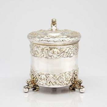 Baltzar Ekeström, dryckeskanna, silver, Halmstad 1768. Barock.