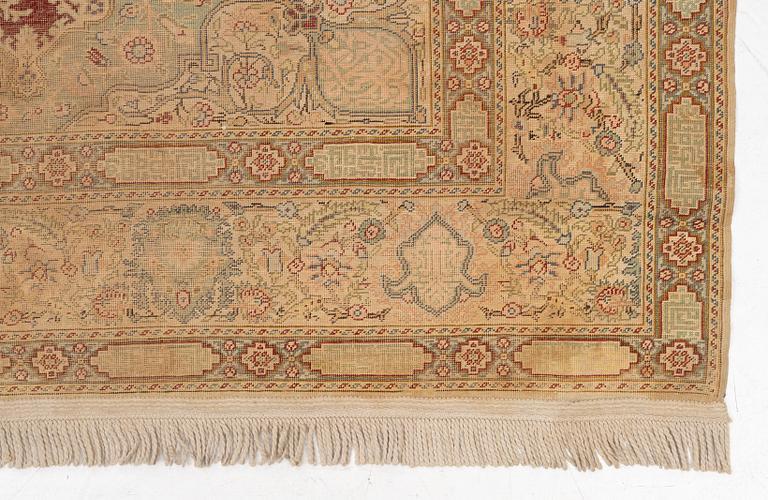 An antique Kayseri carpet, central Anatolia approx. 294 x 182 cm.