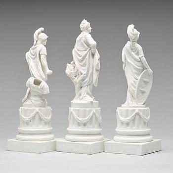 FIGURINER, tre stycken, biskviporslin. Frankrike, Paris, 1800-tal.