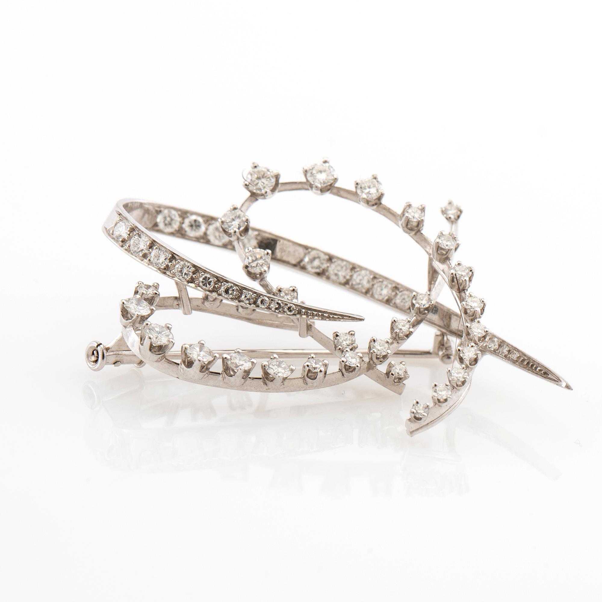 Brosch 18K vitguld och diamanter ca 1,50 ct.