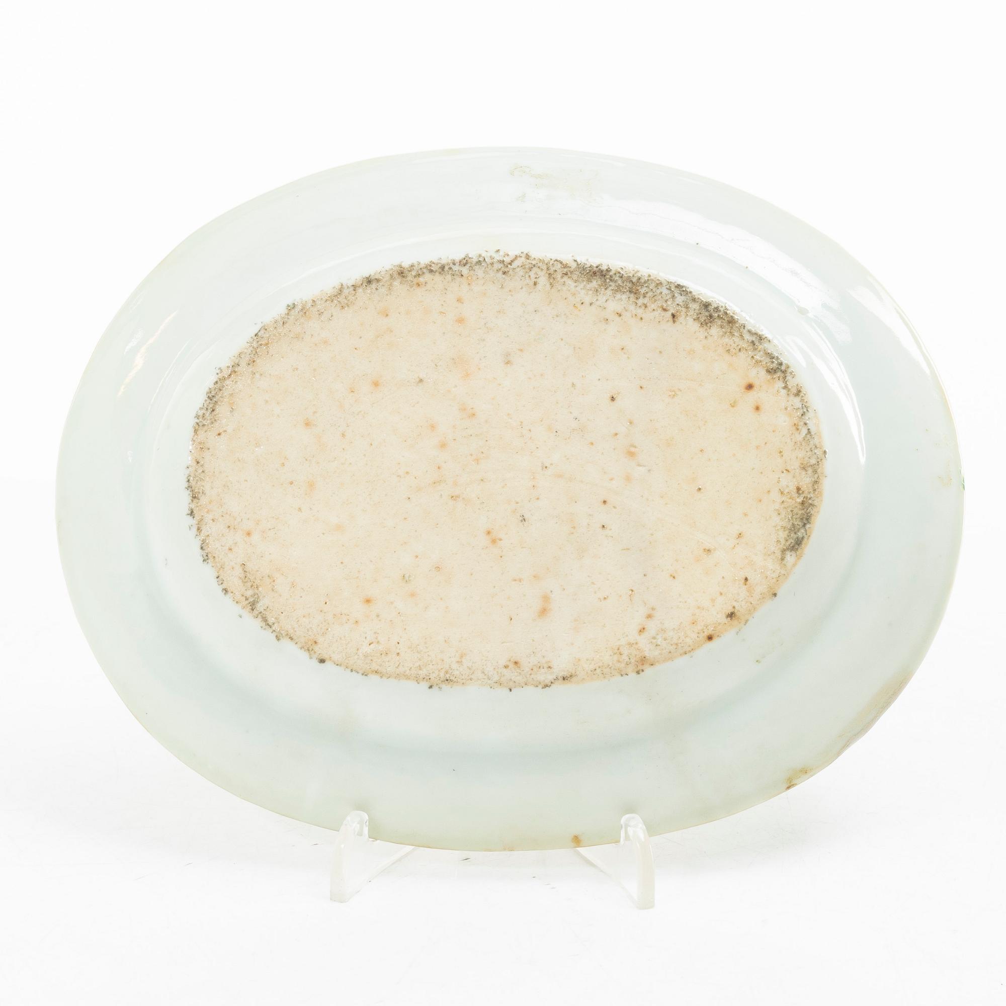 Fat, tre stycken, porslin. Qingdynastin, Kanton, 1800-tal.